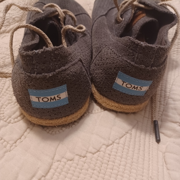 TOMS lace up DISCOUNTED SHIPPING - Picture 7 of 14